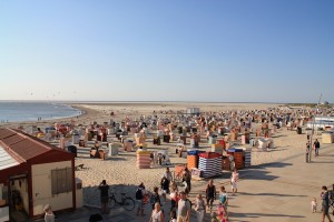 Strand von Borkum mit Strandkörben im Borkum Urlaub